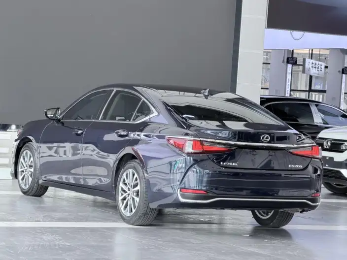 Lexus ES 2022 Model 200 Superior Edition