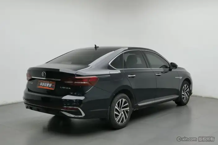 Volkswagen Lavida 2023 Model Facelift 1.5L Automatic Starry Sky Five Million Edition – фото 4