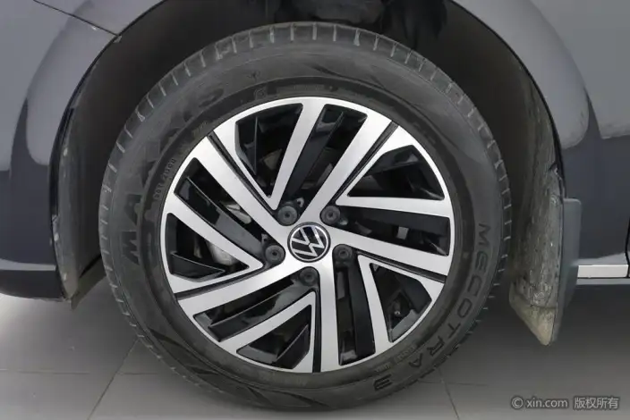 Volkswagen Lavida 2023 Model Facelift 1.5L Automatic Starry Sky Five Million Edition – фото 10