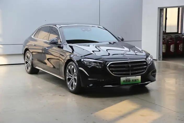 Mercedes-Benz E-Class PHEV 2024 Model E 350 e L sedan – фото 3