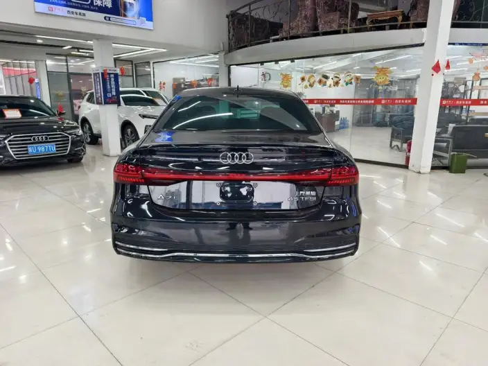 Audi A7 L 2024 Model 45 TFSI Luxury Model – фото 5