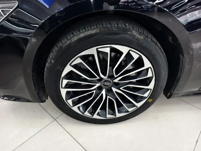 Audi A7 L 2024 Model 45 TFSI Luxury Model – фото 7