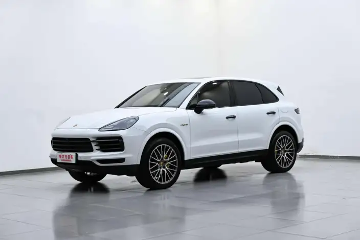 Cayenne E-Hybrid 2023 Model Cayenne E-Hybrid 2.0T Platinum edition – фото 1