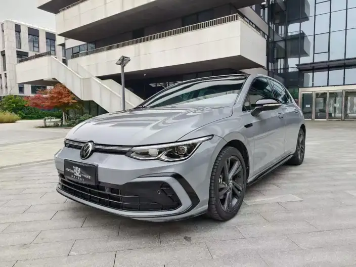 Volkswagen Golf 2022 Model 280TSI DSG R-Line – фото 1