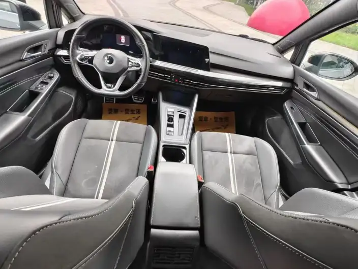 Volkswagen Golf 2022 Model 280TSI DSG R-Line – фото 8