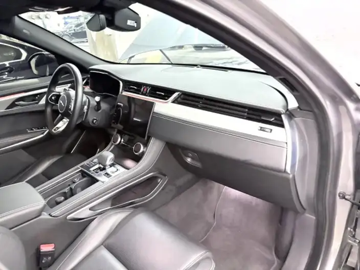 Jaguar F-PACE 2023 Model P250 HSE – фото 5
