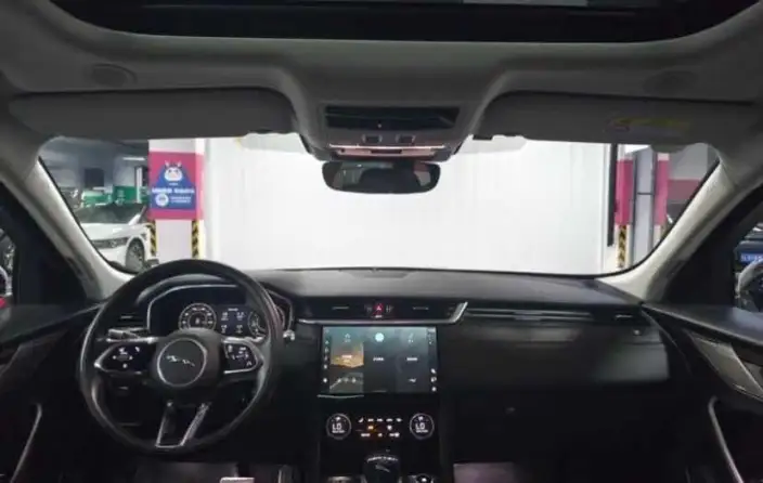 Jaguar F-PACE 2023 Model P250 HSE – фото 7