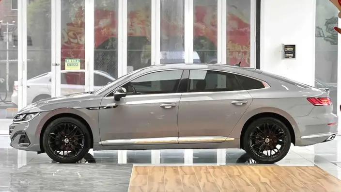 Volkswagen CC 2023 Model 380TSI Eye-catching version – фото 3