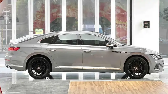Volkswagen CC 2023 Model 380TSI Eye-catching version – фото 6