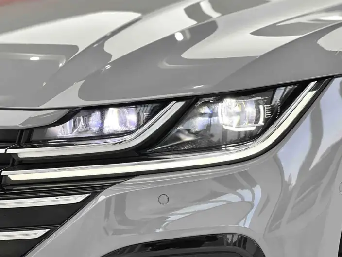 Volkswagen CC 2023 Model 380TSI Eye-catching version – фото 8