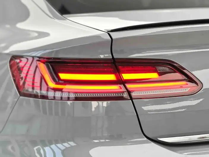 Volkswagen CC 2023 Model 380TSI Eye-catching version – фото 9