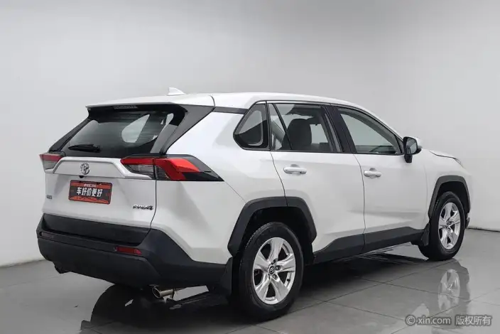 Toyota RAV4 2024 Model 2.0L CVT 2WD Urban Edition – фото 4