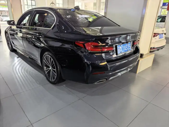 BMW 5 Series 2022 Model 530Li Leading Model M Sports Set – фото 3