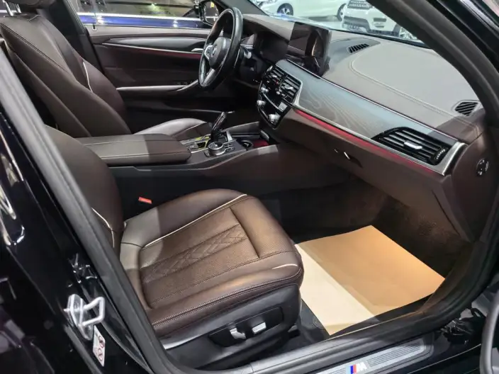 BMW 5 Series 2022 Model 530Li Leading Model M Sports Set – фото 6