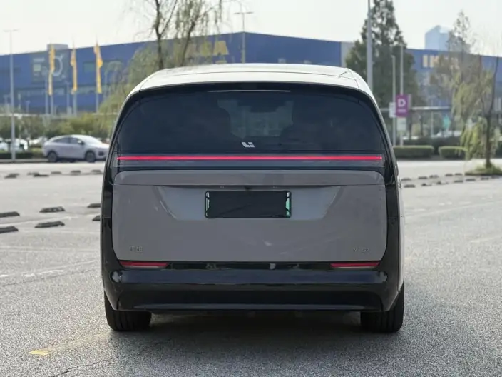 Li Auto MEGA 2024 Model Ultra Edition – фото 6