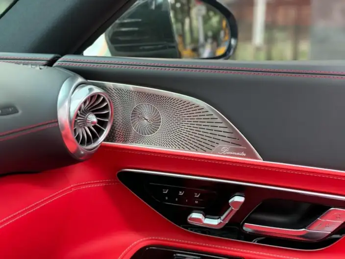 Mercedes-Benz SL-Class AMG 2024 Model AMG SL 63 4MATIC+ – фото 3