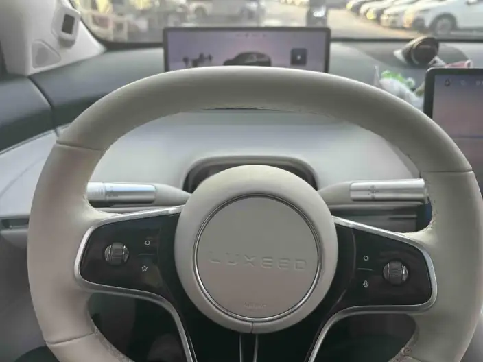 Luxeed R7 2024 Model EV 82kWh Pro Rear Drive Edition – фото 8