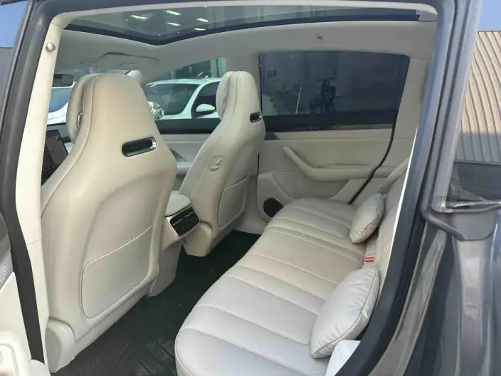Luxeed R7 2024 Model EV 82kWh Pro Rear Drive Edition – фото 10