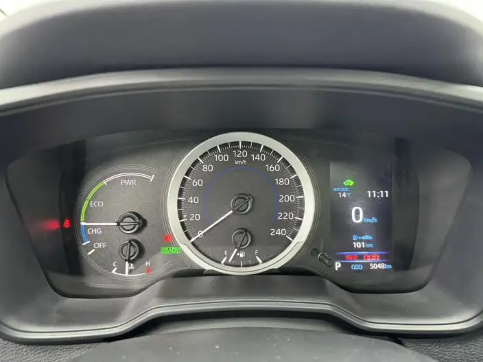 Toyota Corolla 2021 Model Hybrid 1.8L E-CVT Elite Edition – фото 9