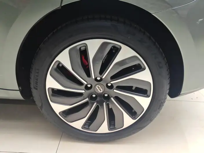 Aito M5 2022 Model Extended Range 4WD Flagship Edition – фото 7