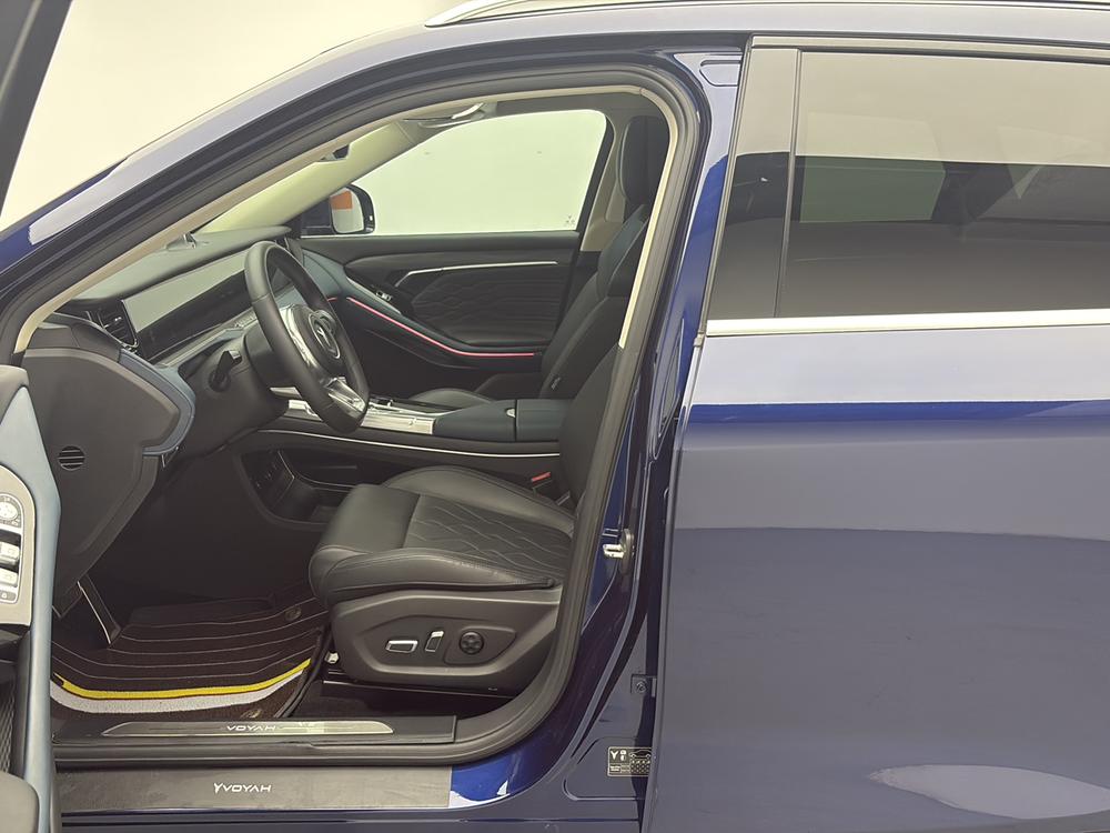 VOYAH FREE 2021 AWD Standard Extended-Range Exclusive Luxury Pack – фото 17