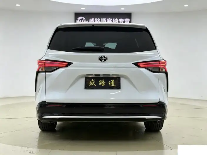 Toyota Sienna 2024 Model Hybrid 2.5L 4WD Premium Edition – фото 6