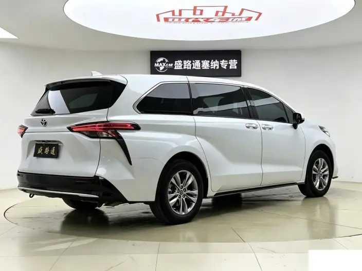 Toyota Sienna 2024 Model Hybrid 2.5L 4WD Premium Edition – фото 7