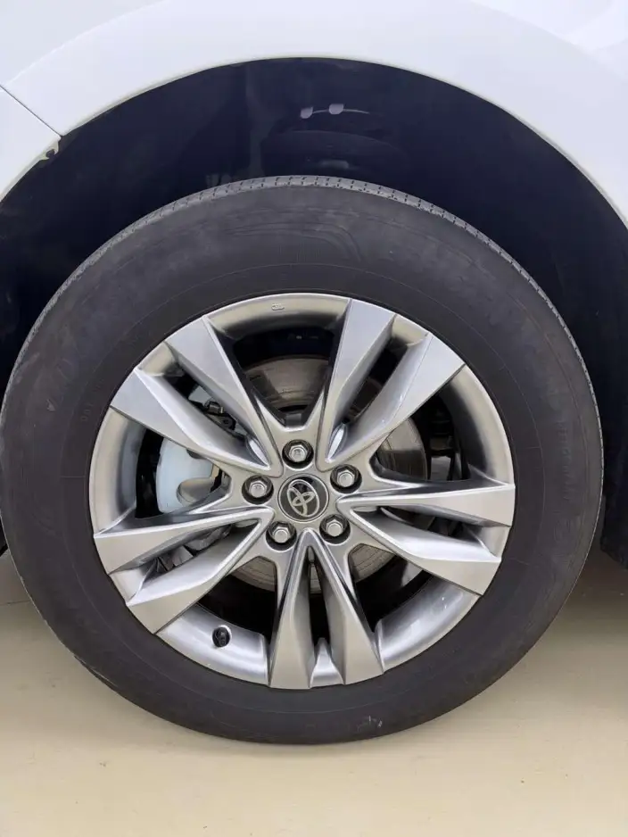 Toyota Sienna 2024 Model Hybrid 2.5L 4WD Premium Edition – фото 9