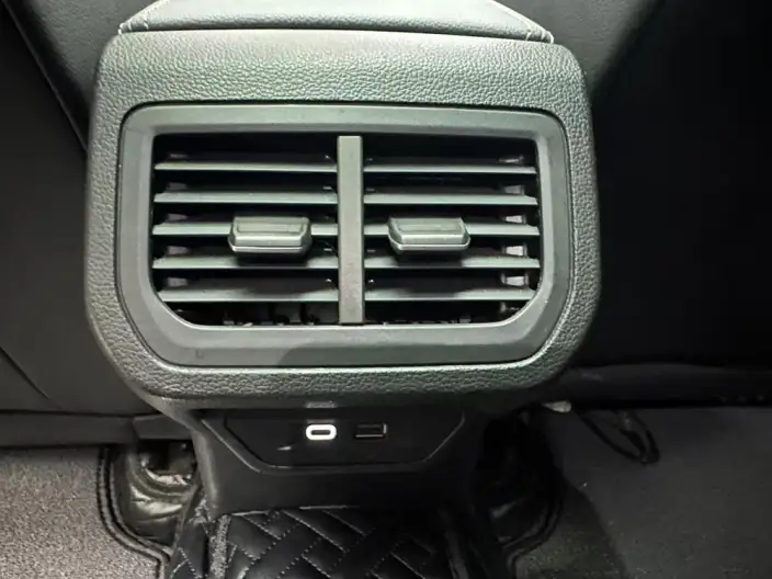 Volkswagen Lavida 2023 Model Facelift 1.5L Automatic Five million editions – фото 8