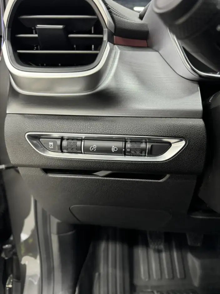 Geely Binyue 2023 Model 1.4T Manual Gold Edition – фото 10