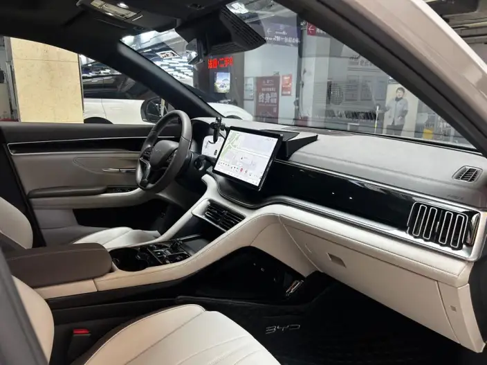 BYD Song PLUS EV 2024 Model Honor Edition 520KM Luxury Model – фото 10
