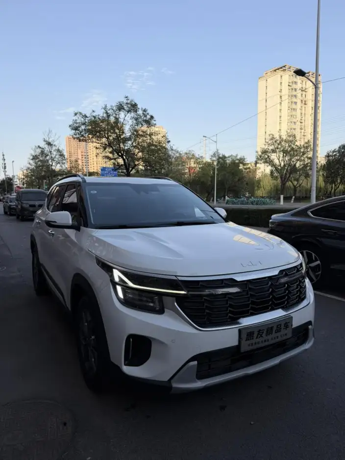Kia Seltos 2023 Model 1.5L IVT Deluxe Edition – фото 3