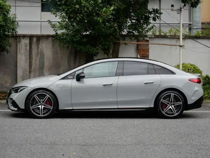Mercedes-Benz EQE AMG 2023 Model EQE 53 4MATIC+ – фото 3