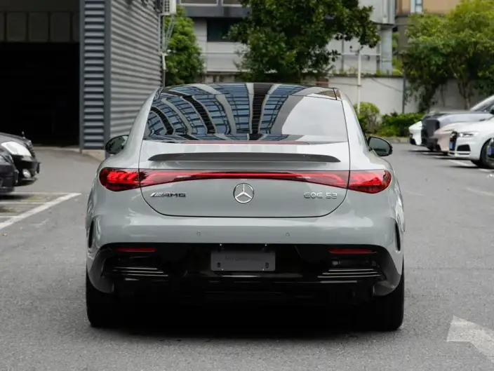 Mercedes-Benz EQE AMG 2023 Model EQE 53 4MATIC+ – фото 4
