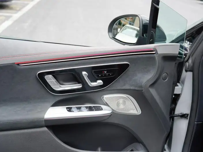 Mercedes-Benz EQE AMG 2023 Model EQE 53 4MATIC+ – фото 8