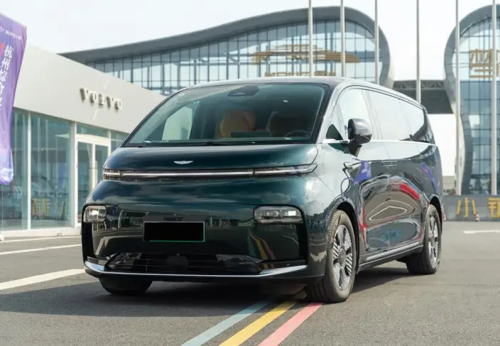 L EV C L380 2024 Model 140kWh 6 seat 4WD Ultra