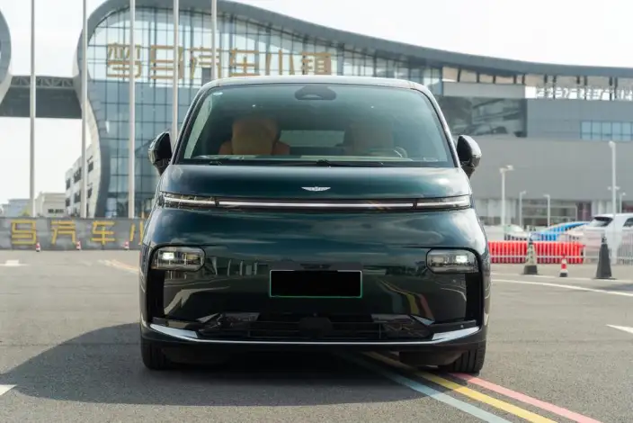 L EV C L380 2024 Model 140kWh 6 seat 4WD Ultra
