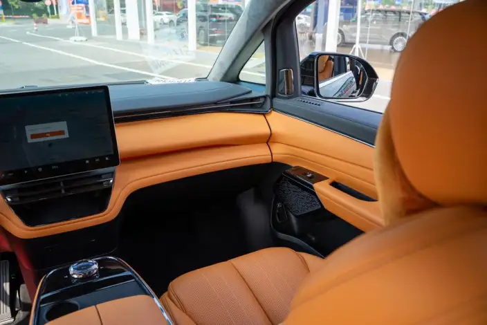 L EV C L380 2024 Model 140kWh 6 seat 4WD Ultra – фото 8