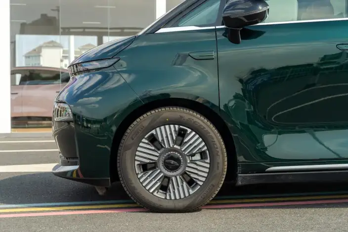 L EV C L380 2024 Model 140kWh 6 seat 4WD Ultra – фото 9