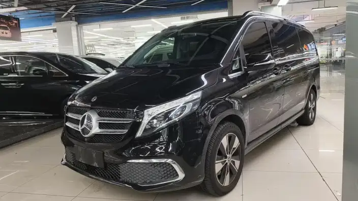 Mercedes-Benz V-Class 2022 Model V 260 Premium Edition – фото 1