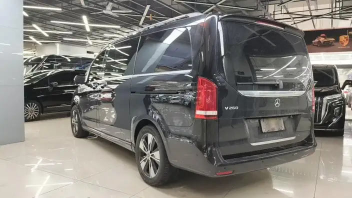 Mercedes-Benz V-Class 2022 Model V 260 Premium Edition – фото 5