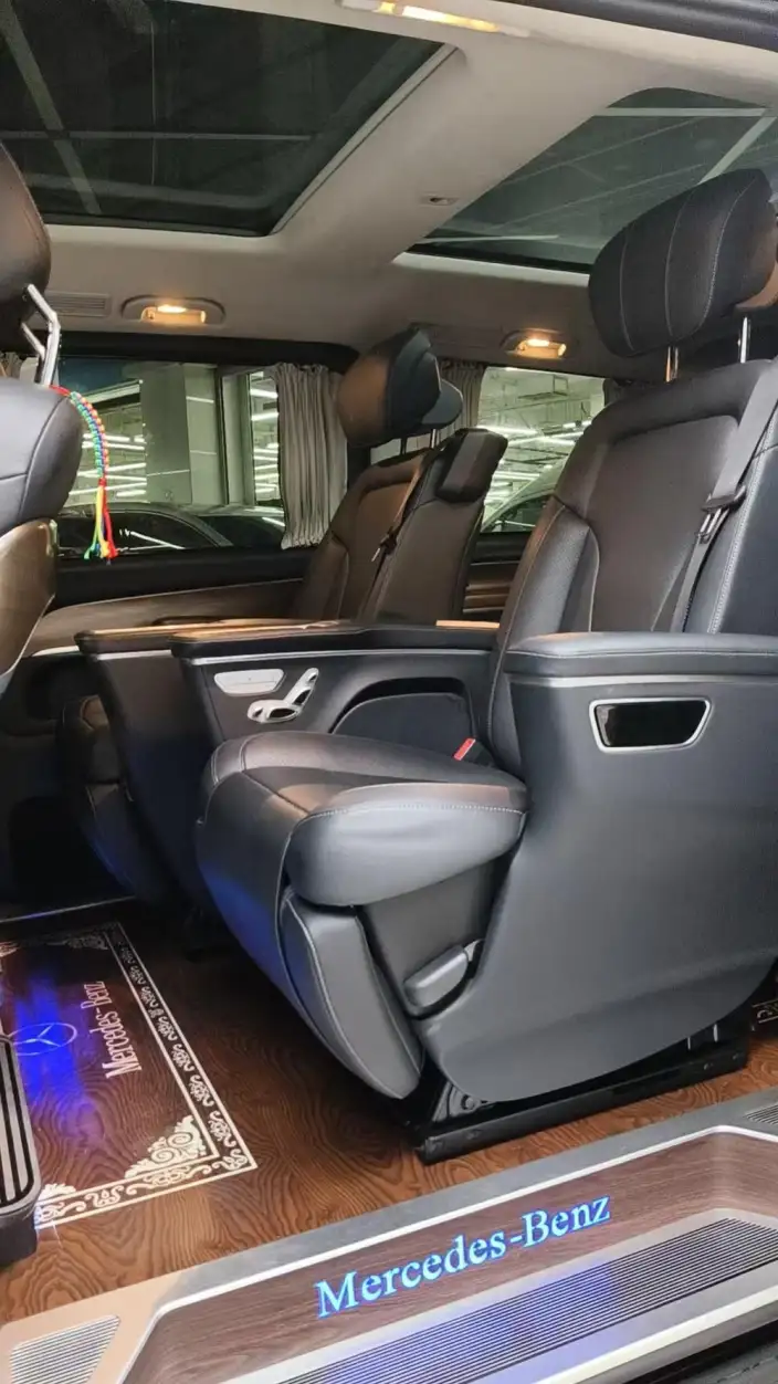 Mercedes-Benz V-Class 2022 Model V 260 Premium Edition – фото 6