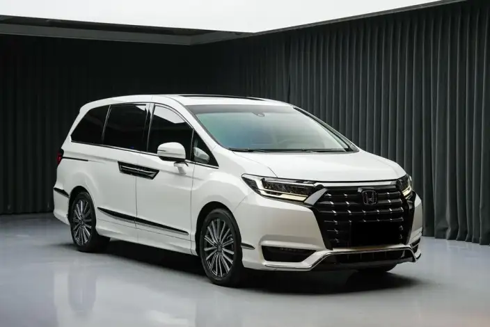 Honda Elysion 2022 Model 2.0L Hybrid Deluxe Edition