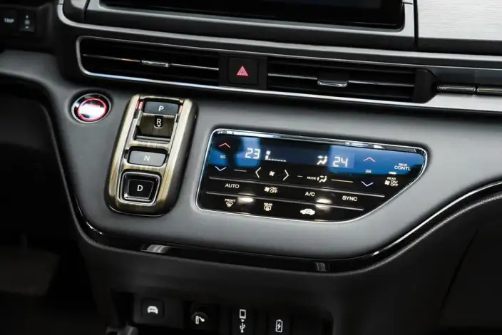 Honda Elysion 2022 Model 2.0L Hybrid Deluxe Edition – фото 10