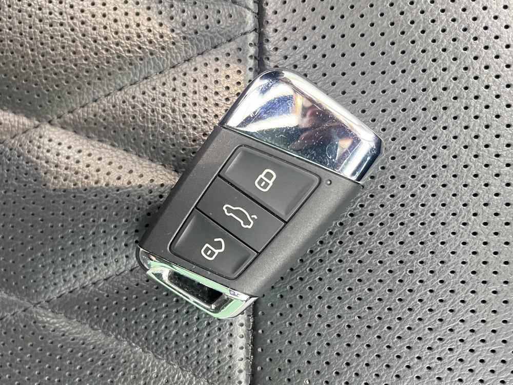 Volkswagen Passat Модель 2019 года 330TSI Deluxe Edition Country VI – фото 11
