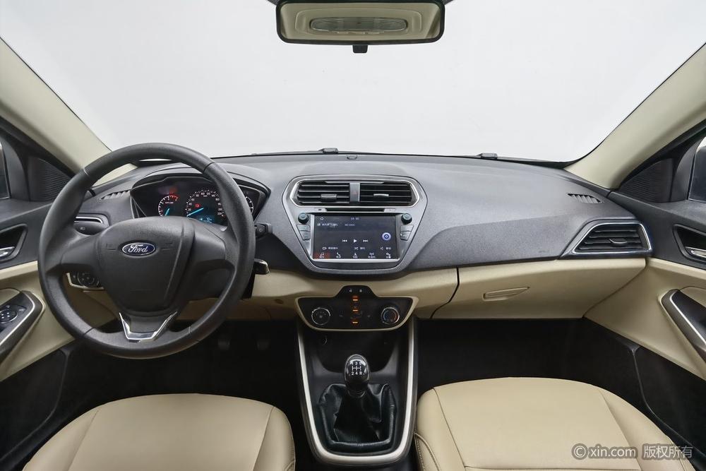 Ford Escort 2017 модификация 1.5L Manual Comfort – фото 11