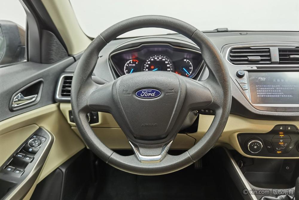 Ford Escort 2017 модификация 1.5L Manual Comfort – фото 13