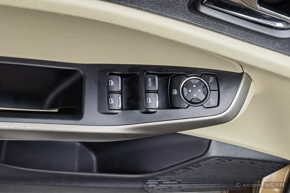 Ford Escort 2017 модификация 1.5L Manual Comfort – фото 23