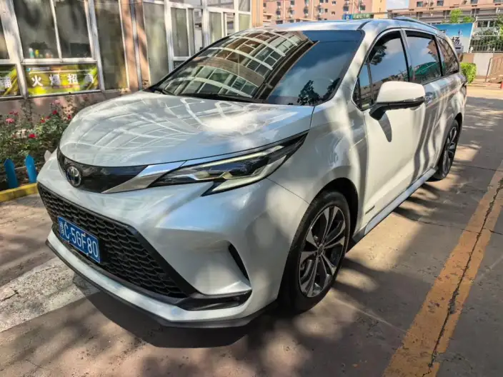 Granvia 2023 Model Intelligent Hybrid 2.5L Noble PLUS – фото 1
