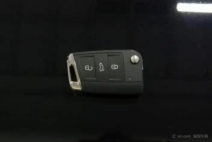 Volkswagen Lavida 2023 Model Facelift 1.5L Automatic Five million editions – фото 6